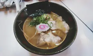 Ile kosztuje ramen w Japonii? Ceny, które zaskoczą każdego smakosza