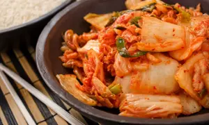 Ile kalorii ma kimchi? Zaskakujące fakty o kaloryczności tego przysmaku
