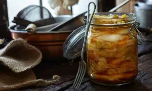 Kimchi jak długo przechowywać, aby uniknąć zepsucia i straty smaku