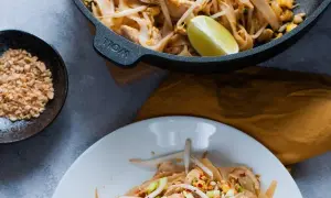 Jak zrobić pad thai z kurczakiem - prosty przepis na pyszne danie