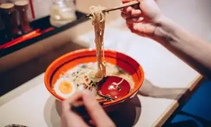 Czy można jeść ramen w ciąży? Bezpieczne składniki i porady