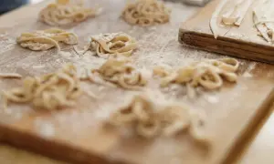 Jak gotować makaron ramen, aby uzyskać idealną konsystencję i smak