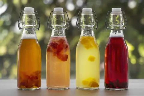 Czy kombucha ma alkohol? Sprawdź, co musisz wiedzieć o jej zawartości