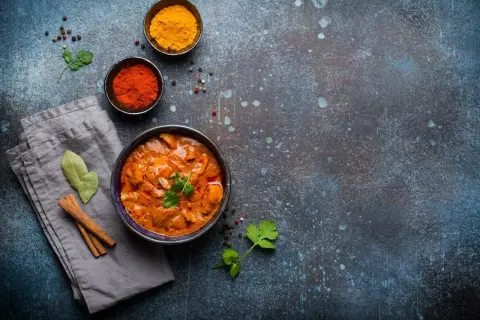 Gdzie kupić pastę curry w Polsce? Najlepsze miejsca i oferty