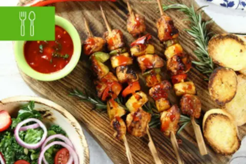 Szaszłyki na grilla przepisy – odkryj pyszne kombinacje smaków