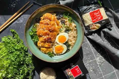 Jak zrobić ramen z kurczakiem - prosty przepis na pyszne danie
