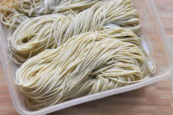 Zdjęcie Jak zrobić makaron ramen w domu - prosty przepis krok po kroku