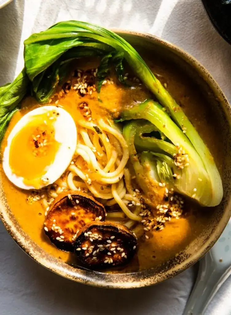 Zdjęcie Jak smakuje ramen? Odkryj niezwykłe smaki i aromaty tej zupy