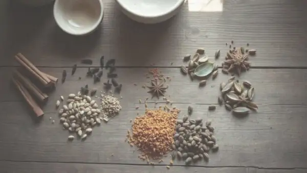 Co to jest curry? Poznaj sekrety tej aromatycznej przyprawy