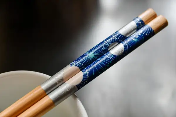 Jak jeść ramen pałeczkami: unikaj najczęstszych błędów i ciesz się smakiem